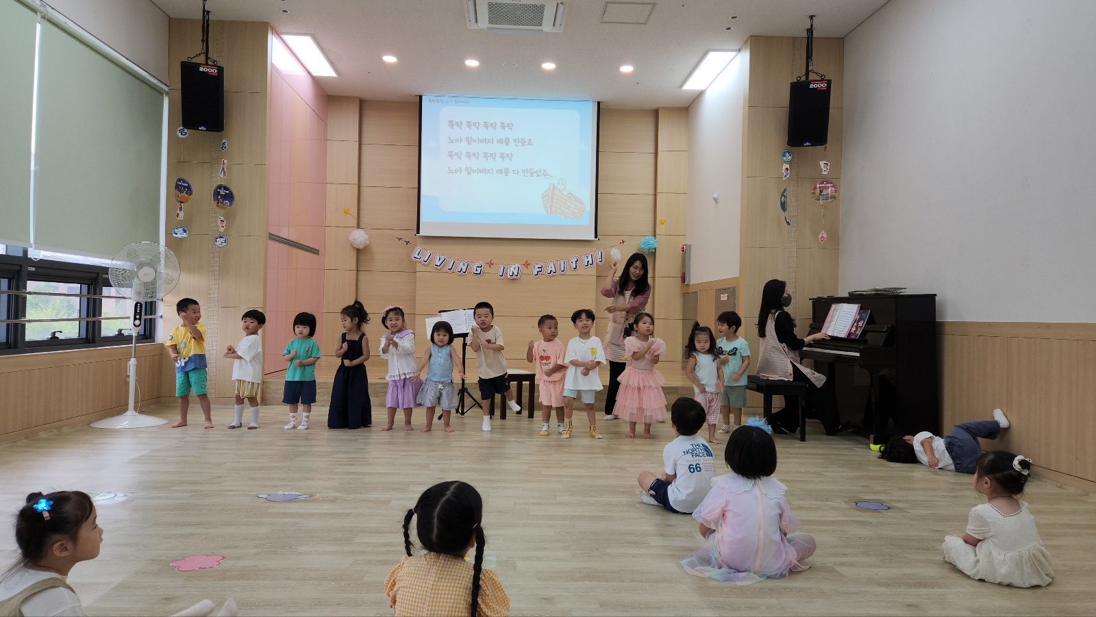 0ce17de80589c8302d8cd83f6cd156ef.jpg